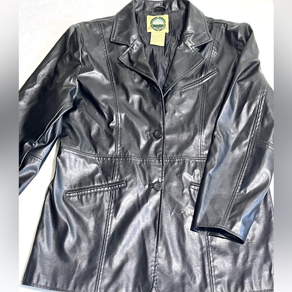 Black Pleather jacket by Weather Spirits used Black imitation Vegan Leather Coat - Picture 2 of 10